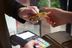 Банк Канады повышает процентную ставку на 0.5%