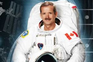 Chris Hadfield прибыл на космическую станцию